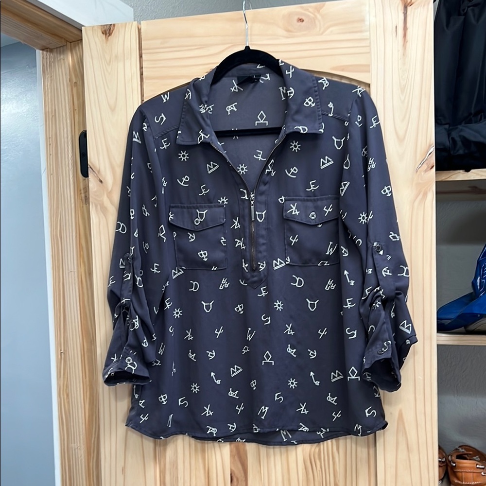 Chic Gray Patterned Blouse